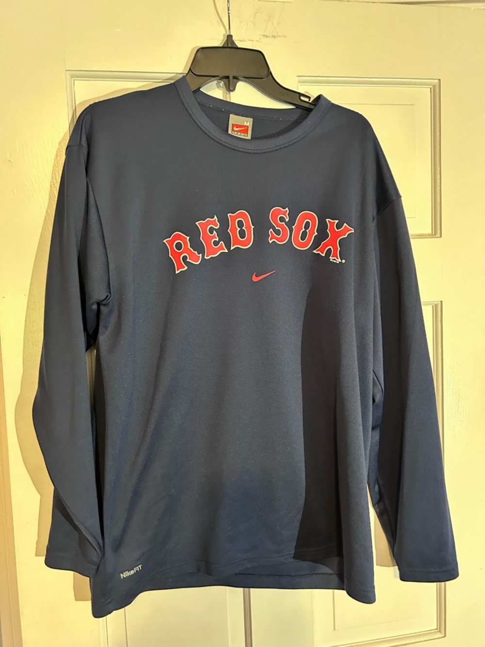 Red Sox - men’s Medium Nike Navy Blue Long-Sleeve Crew